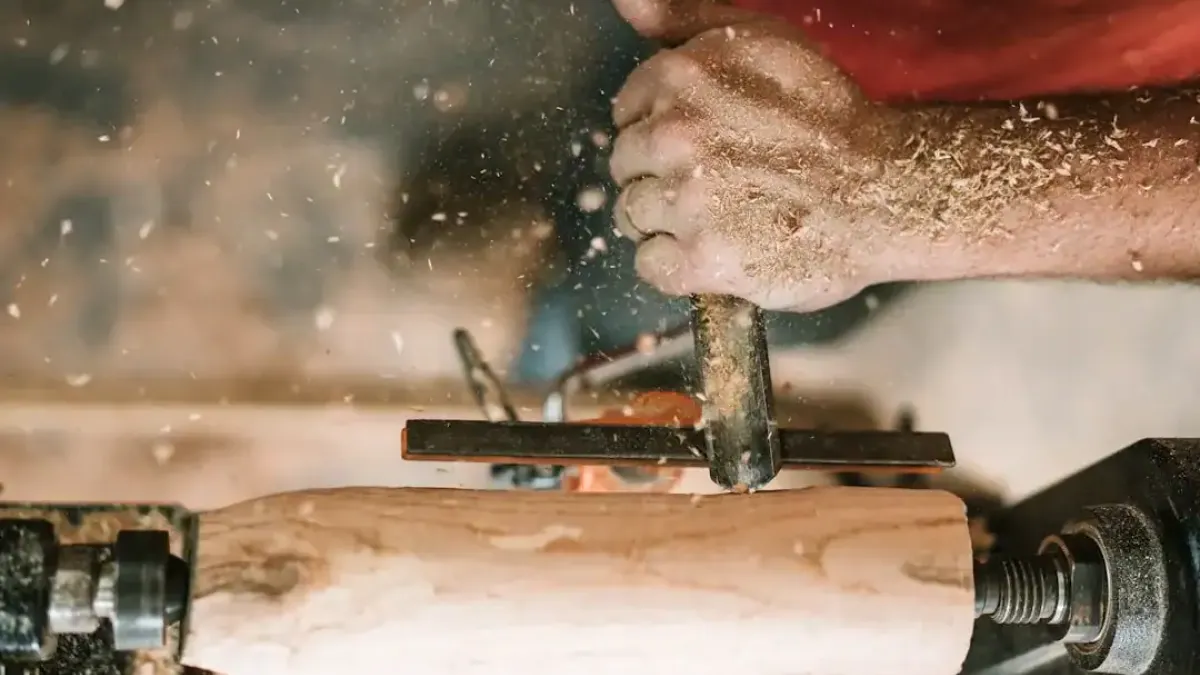 Chainsaw Bar Covers and Scabbards: Essential Protection for Your Tool and You
