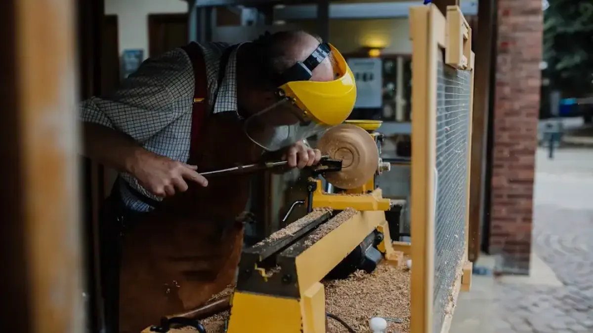 Electric Chainsaw Safety: Your Essential Beginner's Guide