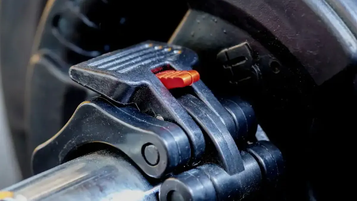 Extend Your Trimmer's Life: Essential Gas String Trimmer Maintenance