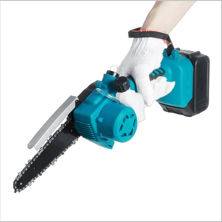 Makita Mini Chainsaw, The Cutest Tool in the Shed!
